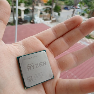 AMD RYZEN 5 2600X