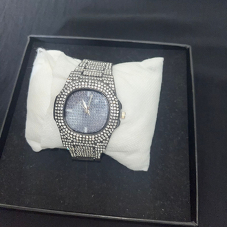 ICED OUT SİYAH KARE