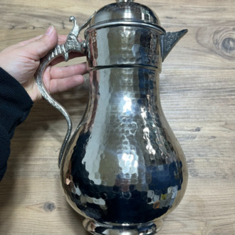 Kapaklı Dövme Bakır  Sürahi 