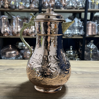 Sarmaşık Desenli Kapaklı Bakır Sürahi 