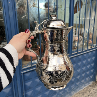 Üzüm Desenli Kapaklı Bakır Sürahi