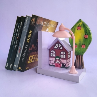 Masif ahşap kitap tutucu