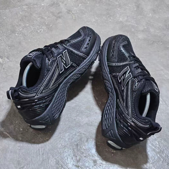 Nb All black