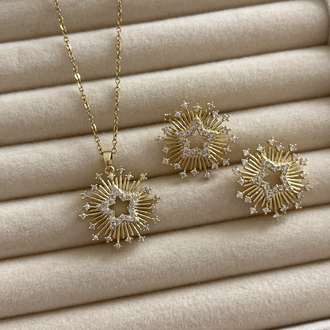 Gold Yıldız Küpe