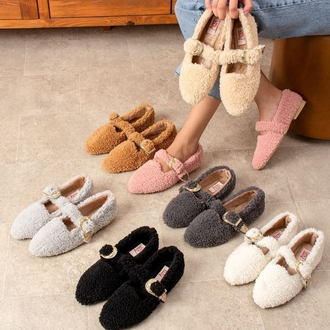 peluş tokalı babet 