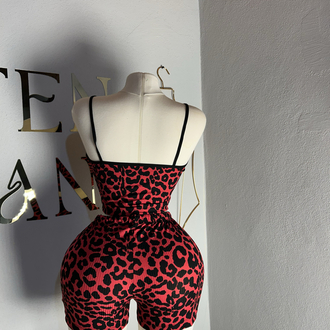 1082 kırmızı leopar şort takım 