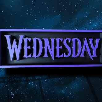 Wednesday Dizisi Dekoratif Stand