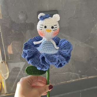 Hello kitty karanfil