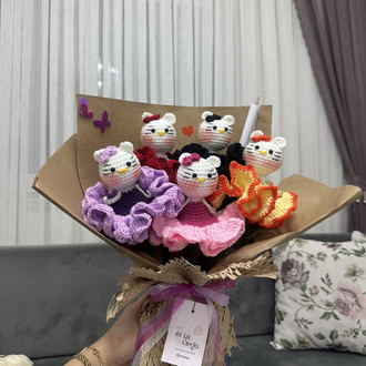 Hello Kitty Karanfil Buketi