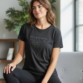 GUESS Logo Tişört – Yeni Sezon