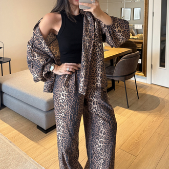 Premium Model Siyah Atlet 