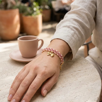 Bowie Miyuki Bileklik – Pembe | Fiyonk Charm Detaylı El Yapımı Bileklik