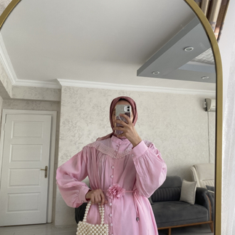 Pembe brodeli güllü takım