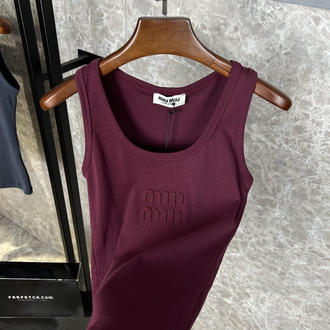 MiuMiu Kadın Atlet