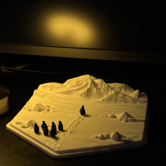 Nihilist Penguen Koloni Model Diorama (15cmx15cm)