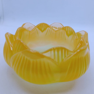Manolya Çiçeği Model Epoksi Mum Altlığı – El Yapımı Dekoratif Mumluk