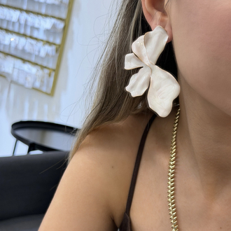 Marka Model Yarım Yaprak Küpe