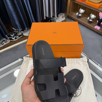 Hermès Chypre Sandal Black