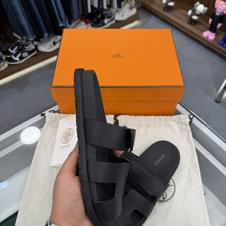 Hermès Chypre Sandal Black