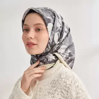 ARMANDA - 4359 Abstract Bloom Desen Twill İpek Eşarp - Füme