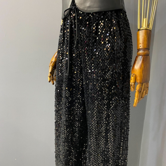 Beli lastik detaylı pullu siyah pantolon