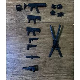 TİTAN TN13 - Eklemli Hareketli Şekil Değiştirme Robotu Figür(GRİ) (SİLAH SETİ DAHİL)