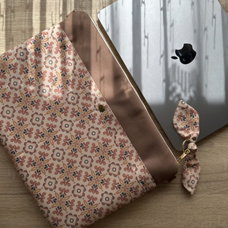 Laptop & Evrak Çantası – Dolgulu Koruma, Omuz ve El Kullanımına Uygun