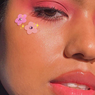 Squish Flower power acne patches