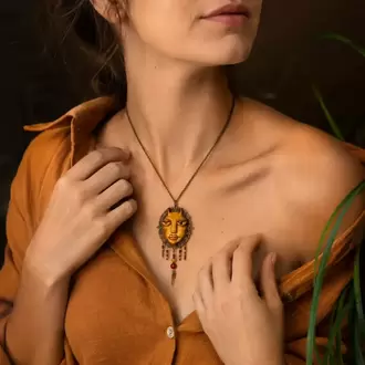 Shanooz Div Necklace