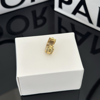 Işıltılı Pave Çizgiler ve Logolu Gold Klips 