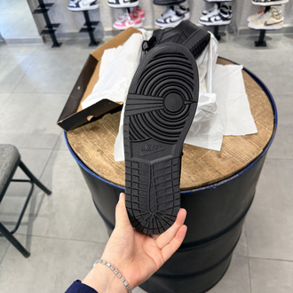NİKE JORDAN 1 LOW