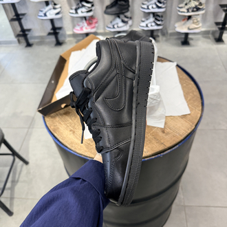 NİKE JORDAN 1 LOW
