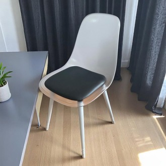 Ahşap Ayaklı Mutfak-Salon Sandalyesi Siyah Deri Oturum Şeffaf Sırt/130 kg Kapasiteli-1 Adet