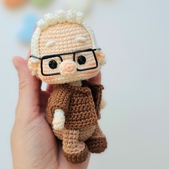 Carl Fredricksen Tarifi