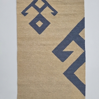 Eli Belinde El Dokuma Yün Kilim (Hand-on-hips Hand-woven Wool Kilim Rug)