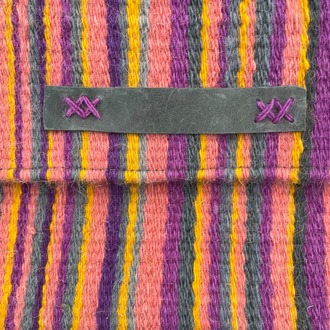 Diğer renkleri görmek için tıklayın. Ezra elde Yün Dokuma Çanta (Hand-woven Wool Handbag)