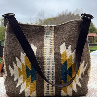 Diğer renkleri görmek için tıklayın. Hatti el dokuma yün çanta- Handwoven wool bag