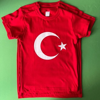 Bayraklı Tişört (11-12 Yaş)