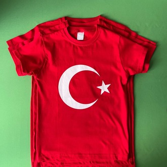 Bayraklı Tişört (7-8 Yaş)