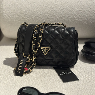 Guess kapitone moon