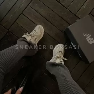 New Balance 530  Cream  Beige 