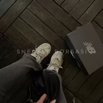New Balance 530  Cream  Beige 