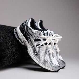 NEW BALANCE 1906R 
