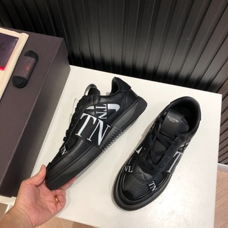 Valentino 35-44