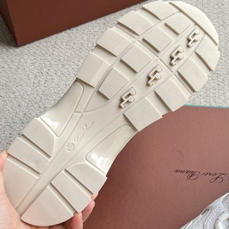 Loro Piana 39-45