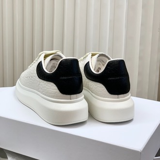 Alexander McQueen 35/45