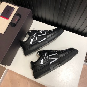 Valentino 39-45