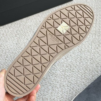 Prada 39/45