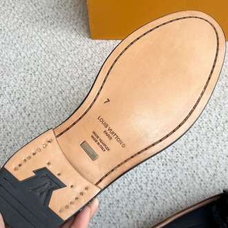 Louis Vuitton 39/45