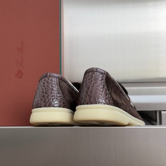 Loro Piana Summer Charms Walk 35-47